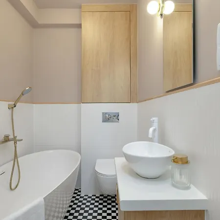 Apartment Comfortable & Bright By Renters