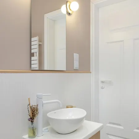 Apartment Comfortable & Bright By Renters Rzeszow