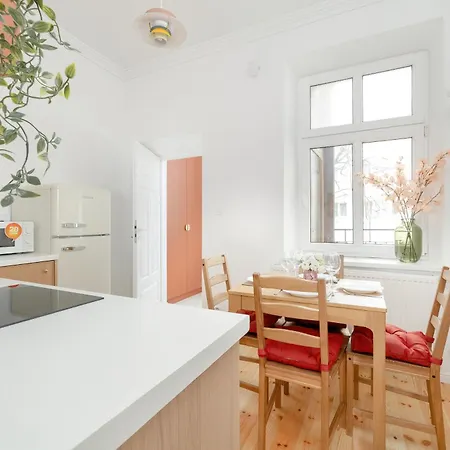 Comfortable & Bright By Renters Apartment Rzeszow