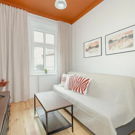 Comfortable & Bright By Renters *