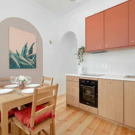 Apartment Comfortable & Bright By Renters
